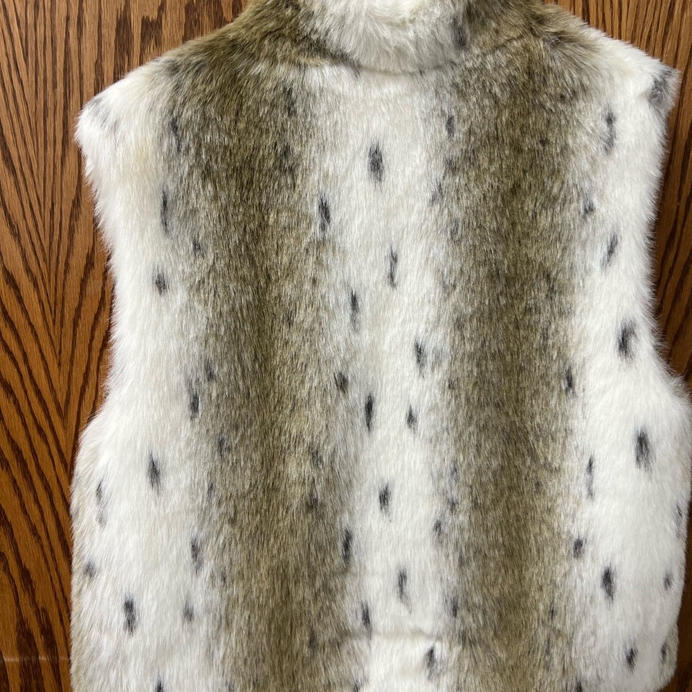 REAL Rabbit Fur Vest - Picture 3 of 4